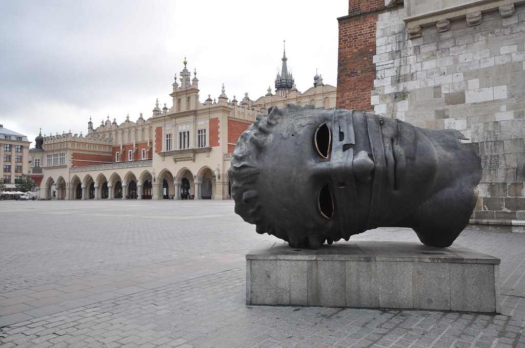 Eros bendato di Igor Mitoraj, Cracovia